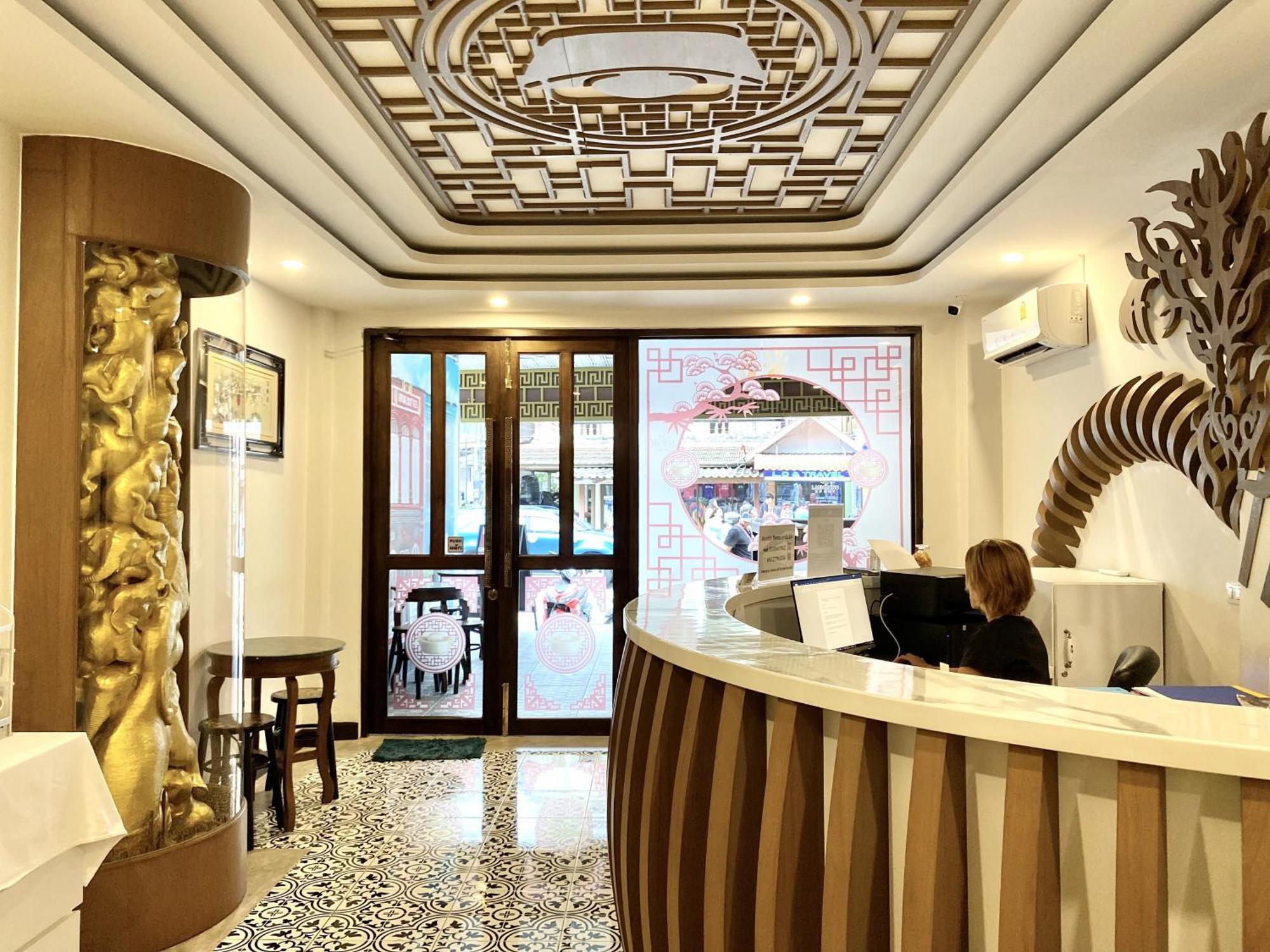 Sunray Beach Hotel Patong Exterior foto