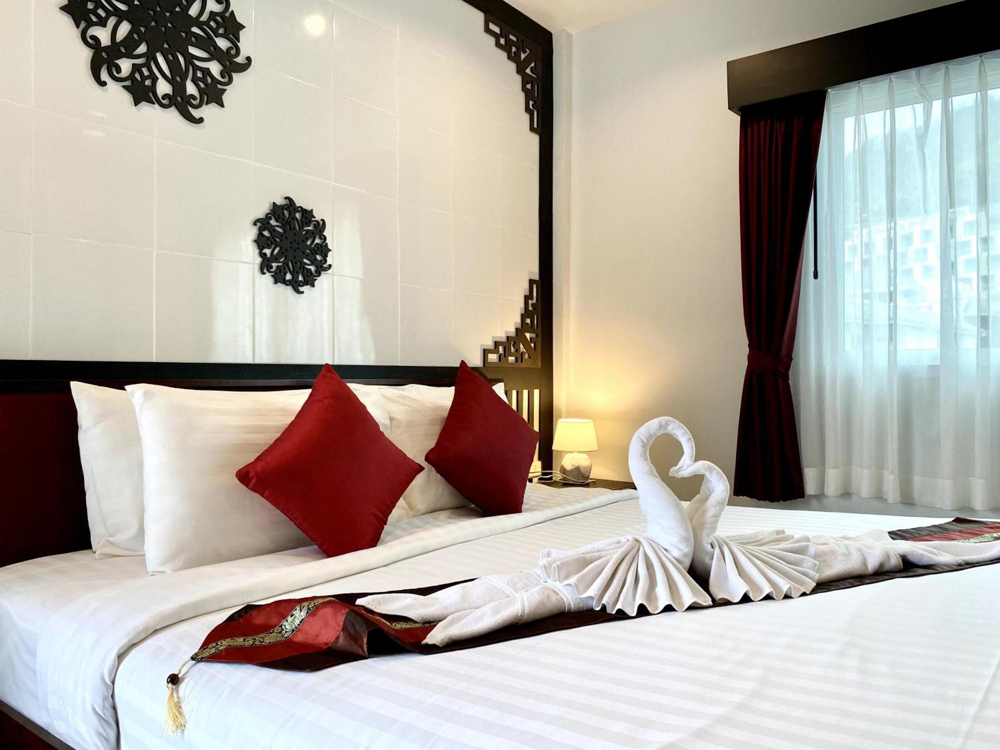 Sunray Beach Hotel Patong Exterior foto