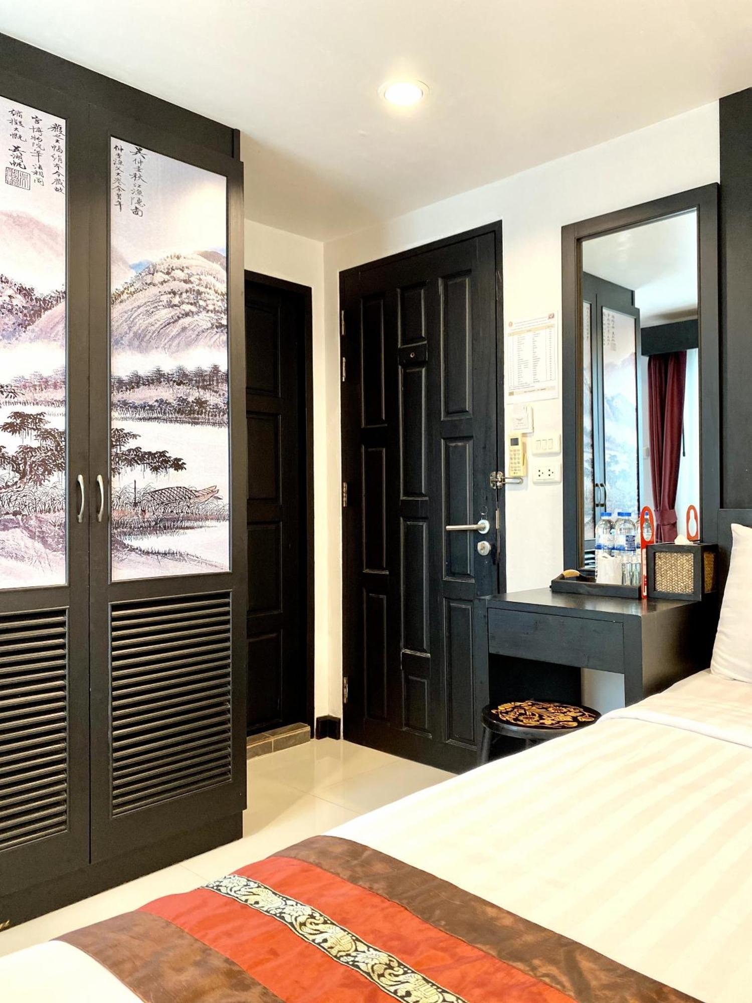 Sunray Beach Hotel Patong Exterior foto