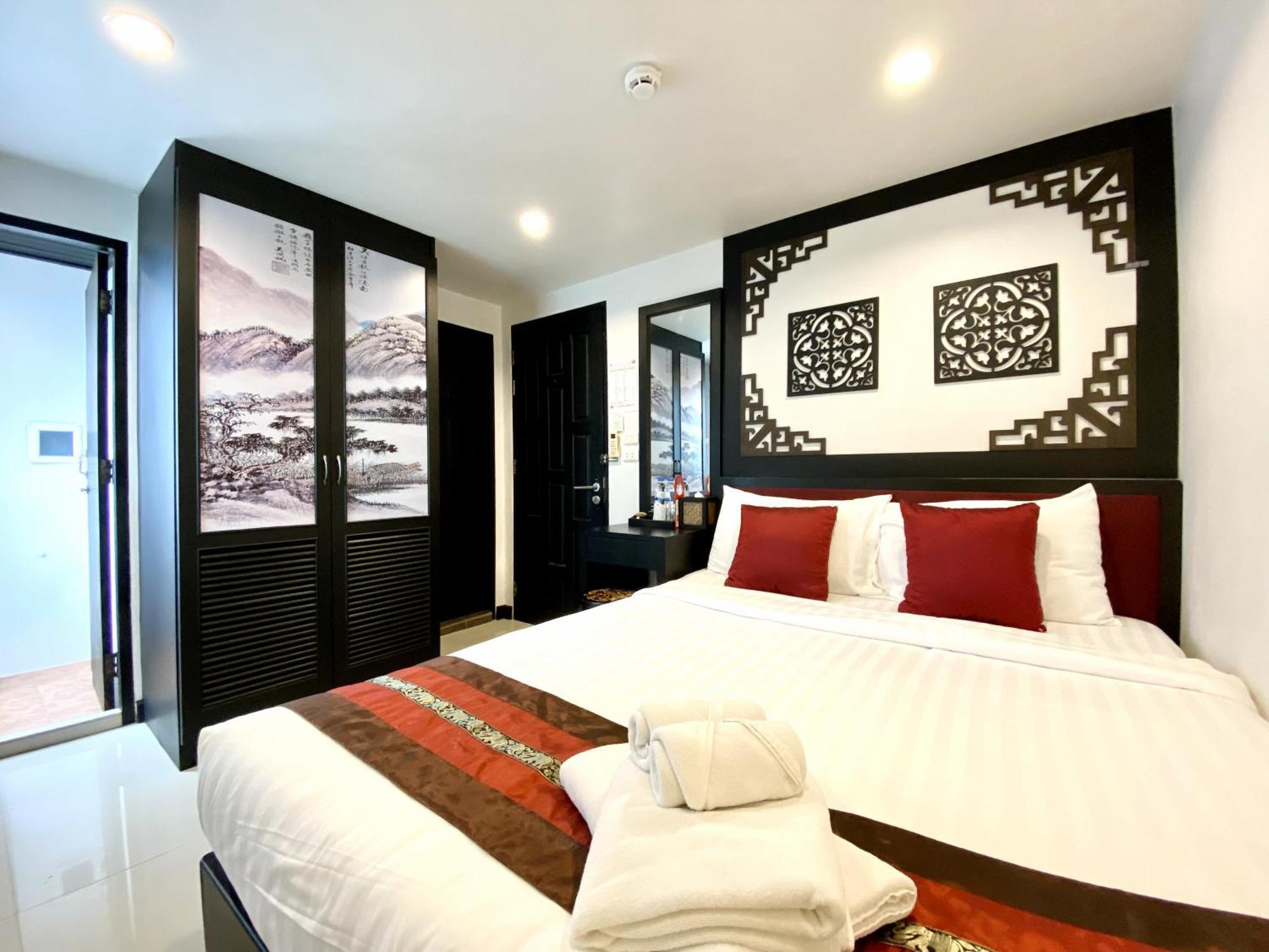 Sunray Beach Hotel Patong Exterior foto